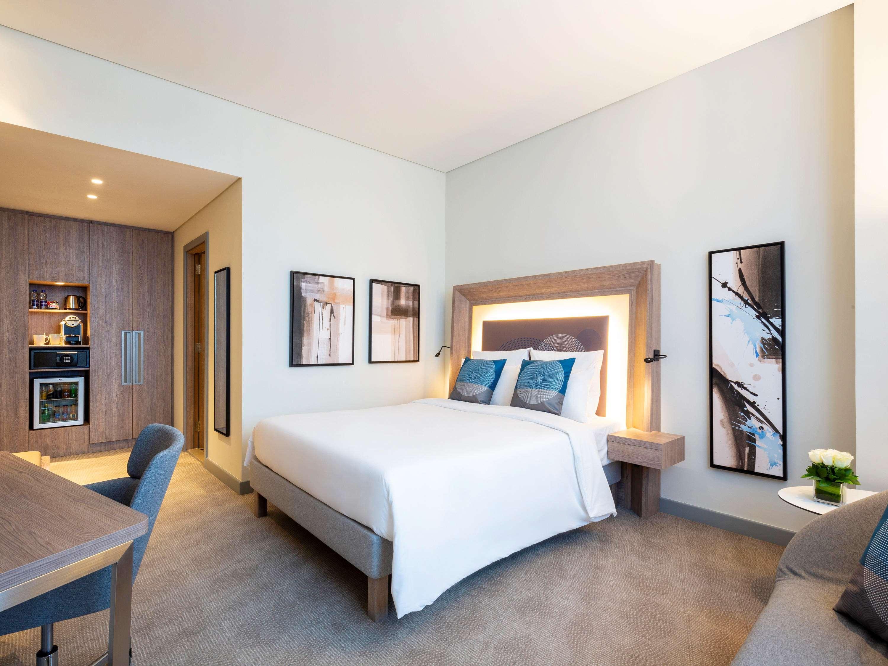 Novotel Bur Dubai - Healthcare City Buitenkant foto